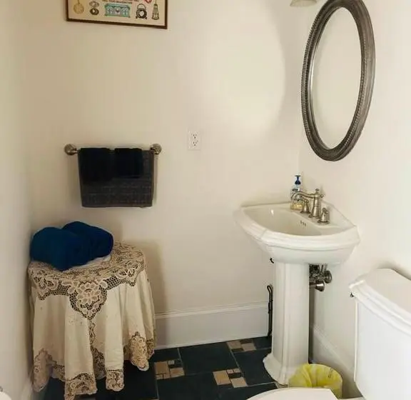 キングサイズベッドのスタンダードルーム, Historic 1912 Hoover House Bed And Breakfast