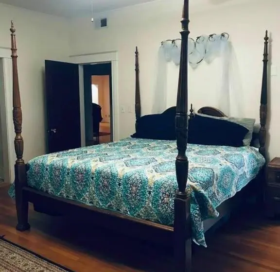 スタンダードトリプルルーム, Historic 1912 Hoover House Bed And Breakfast