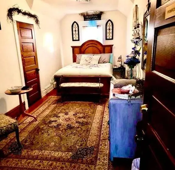 スタンダードルーム, Historic 1912 Hoover House Bed And Breakfast