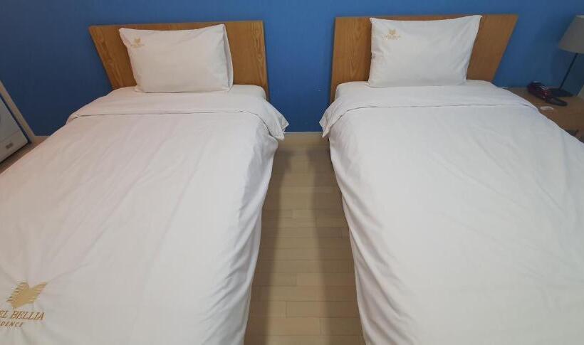 디럭스 룸, Bellia