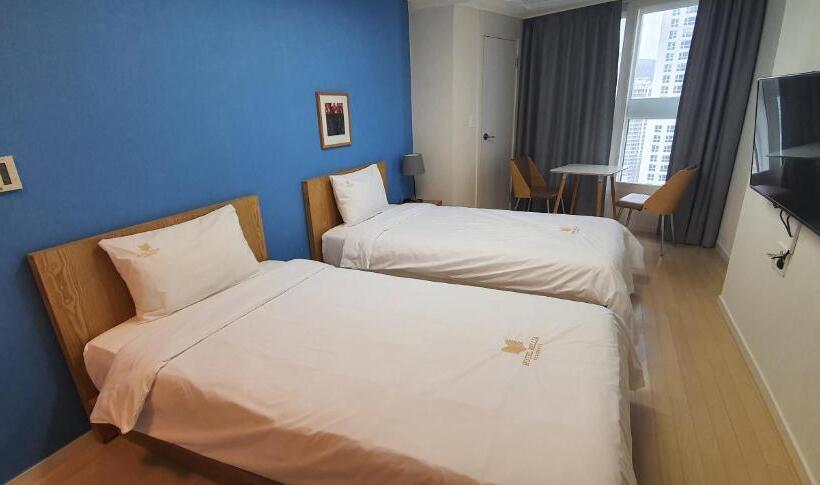 디럭스 룸, Bellia