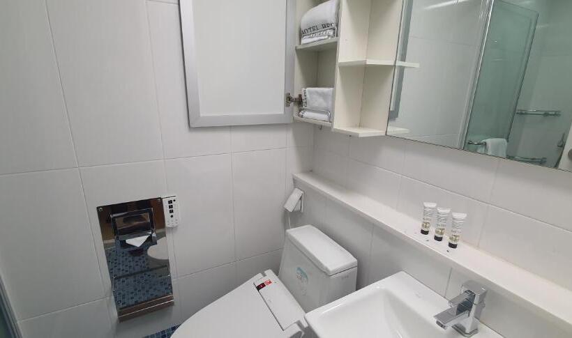 디럭스 패밀리 룸, Bellia