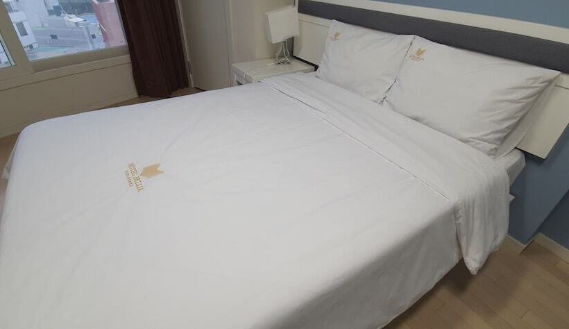 디럭스 룸, Bellia