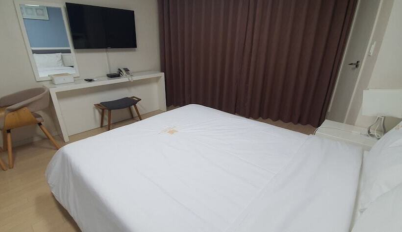 디럭스 룸, Bellia