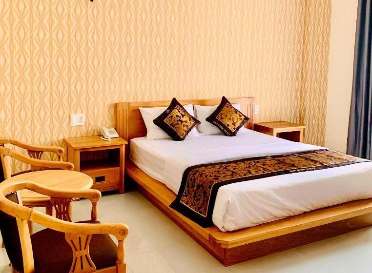 اتاق لوکس, Sao Băng