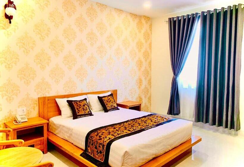 اتاق لوکس, Sao Băng