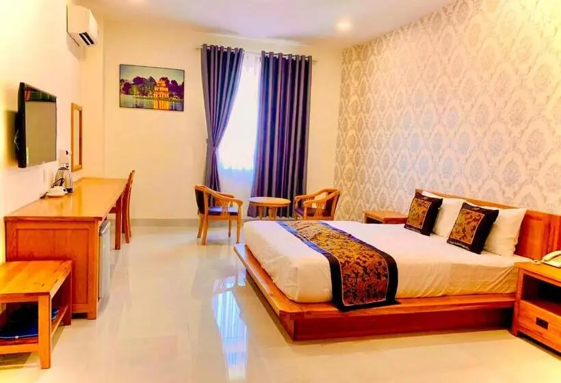 اتاق لوکس با تخت بزرگ, Sao Băng