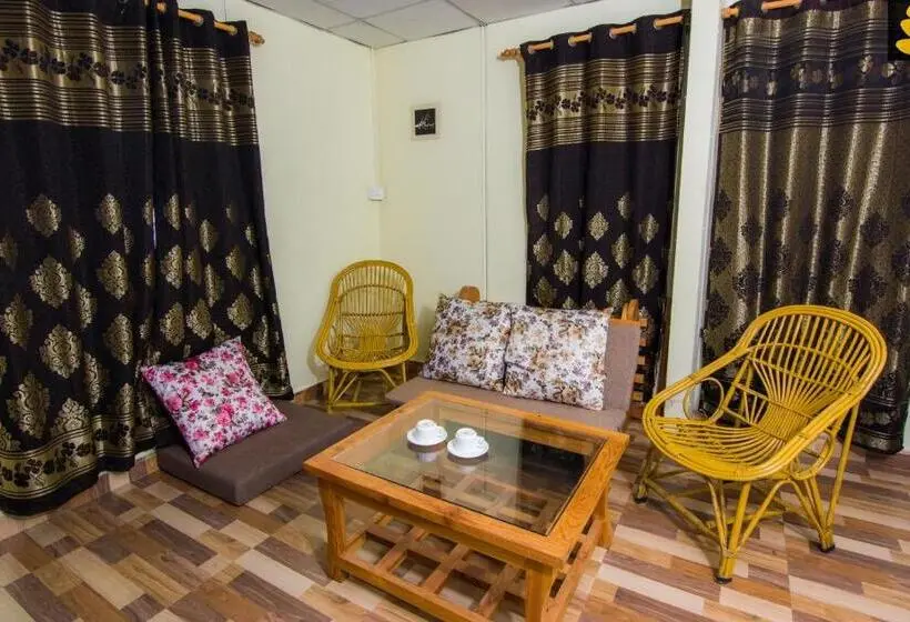 Talo 2 Makuuhuonetta, Livingstone Hilltop Cottage