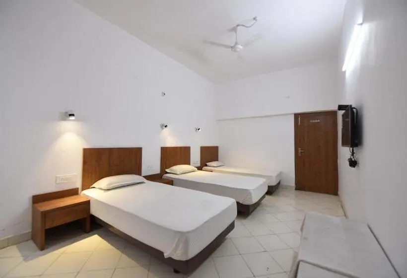 Chambre Triple Deluxe, Mayur