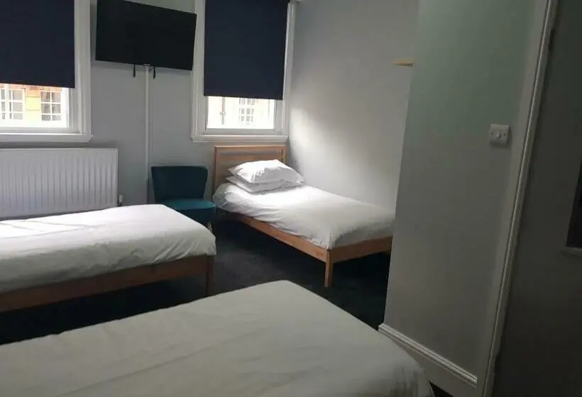 Standard Kolmen Hengen Huone, Piccadilly Central