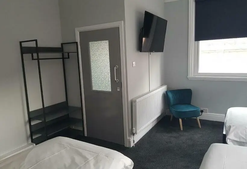 Standard Neljän Hengen Huone, Piccadilly Central