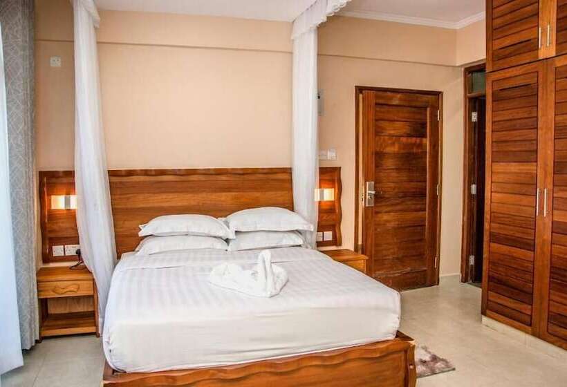 استودیوی استاندارد, Comster Mtwapa