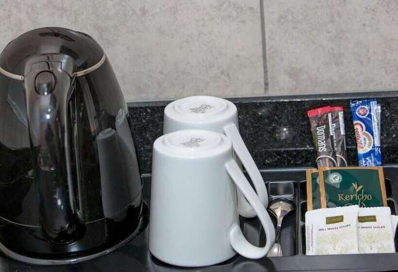 استودیوی استاندارد, Comster Mtwapa