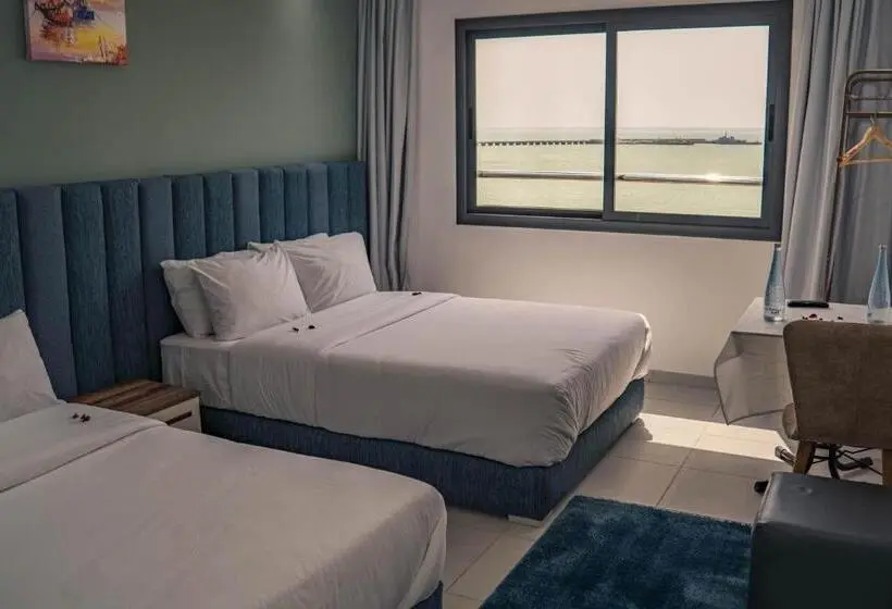 Perhehuone Merinäkymä, Dakhla Ville