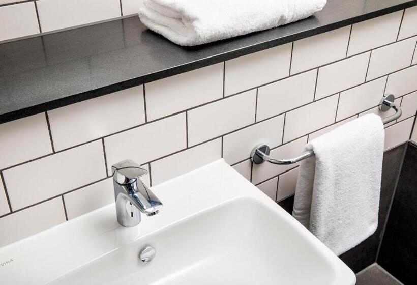 Номер Стандарт, Ibis London Sutton Point