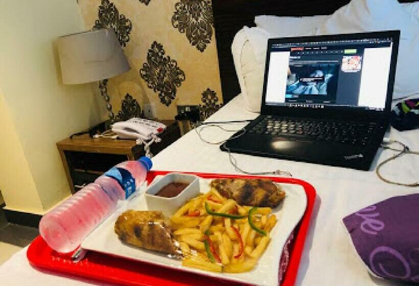 اتاق استاندارد, The Carlton Gate