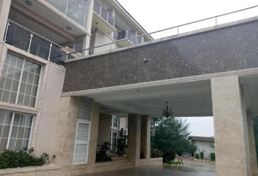 اتاق استاندارد, The Carlton Gate