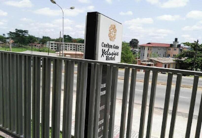 اتاق استاندارد, The Carlton Gate