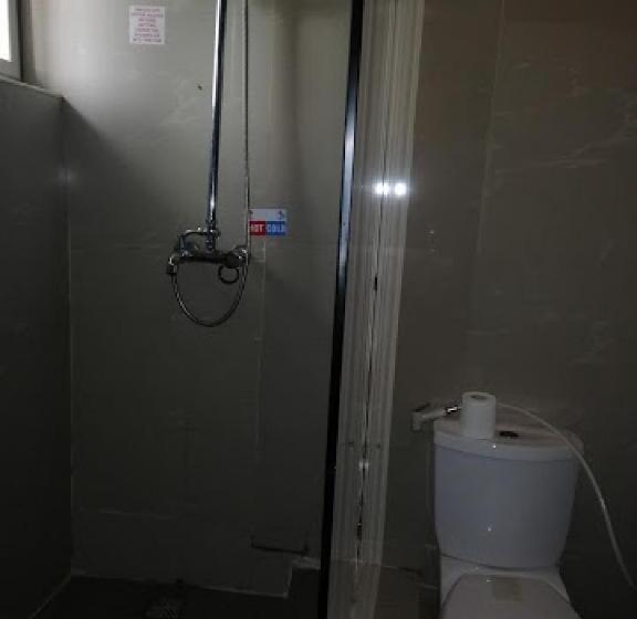 اتاق استاندارد, The Carlton Gate