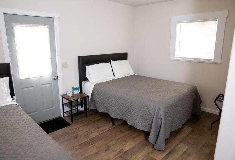 بنجلو عائلى, East Side Motel & Cabins