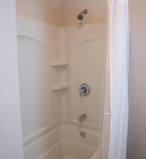 بنجلو عائلى, East Side Motel & Cabins