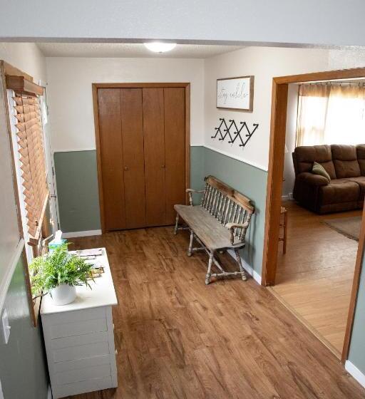 غرفة عائلية, East Side Motel & Cabins