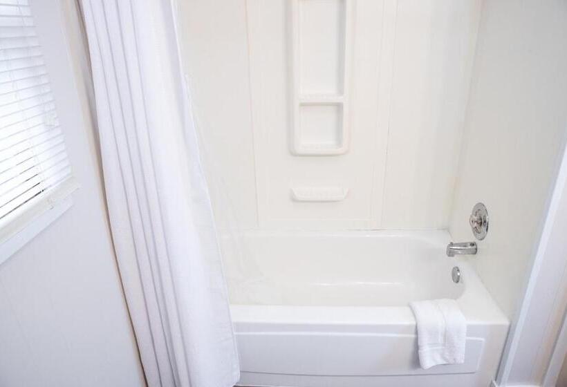 Семейный Номер, East Side Motel & Cabins