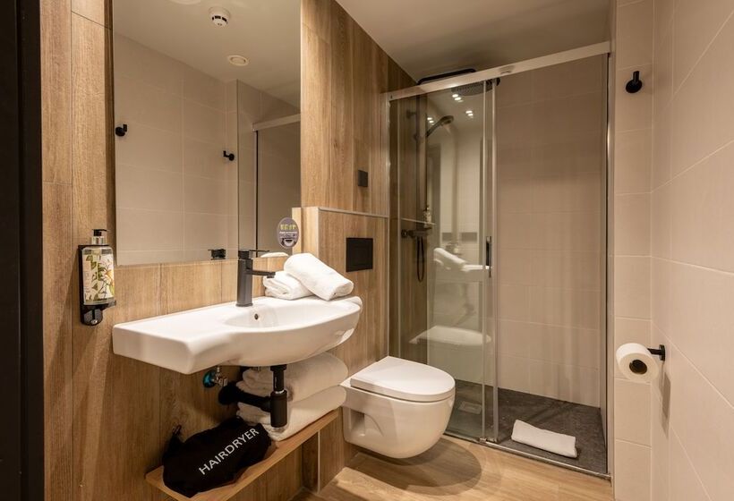 수피리어 트리플 룸, Leonardo Boutique Hotel San Sebastián