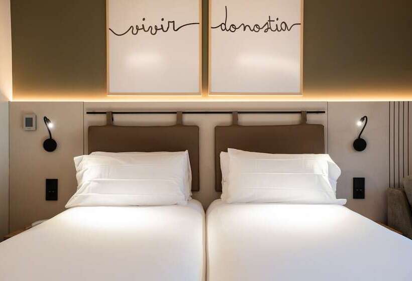 スーペリアトリプルルーム, Leonardo Boutique Hotel San Sebastián