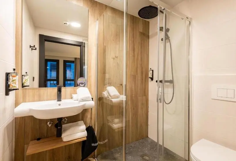 اتاق لوکس سه تخته, Leonardo Boutique Hotel San Sebastián