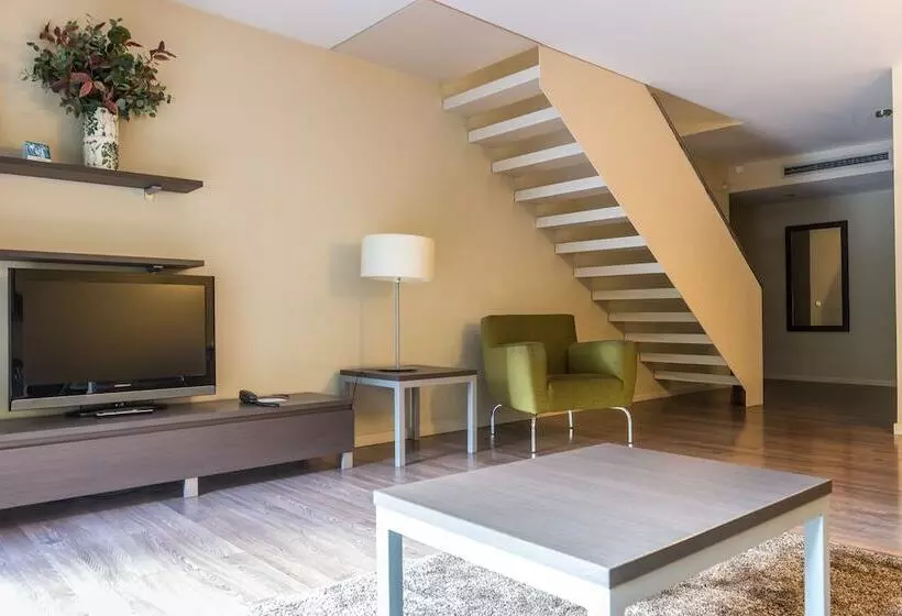 آپارتمان 3 خوابه, Casp 74 Apartments