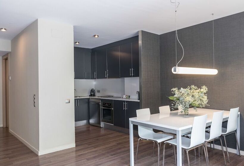 آپارتمان 3 خوابه, Casp 74 Apartments