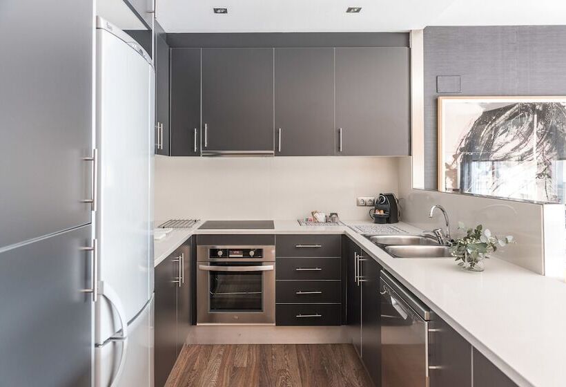 Апартаменты 3 Спальни, Casp 74 Apartments