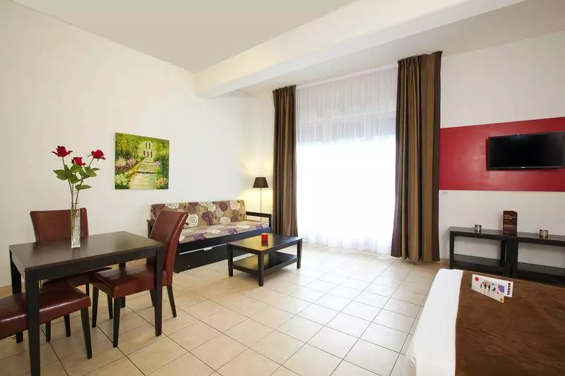 استودیوی استاندارد, Cerise Carcassonne Sud