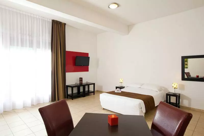 استودیوی استاندارد, Cerise Carcassonne Sud