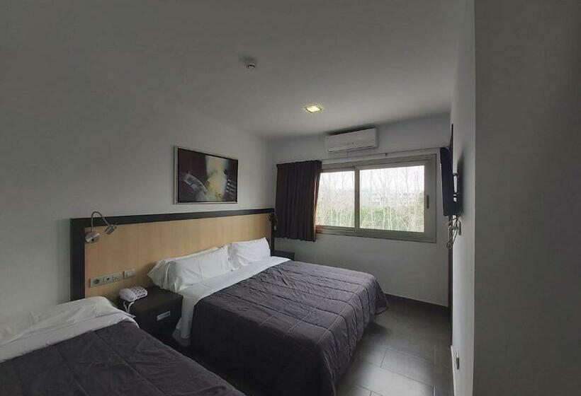 舒适三人间, 170