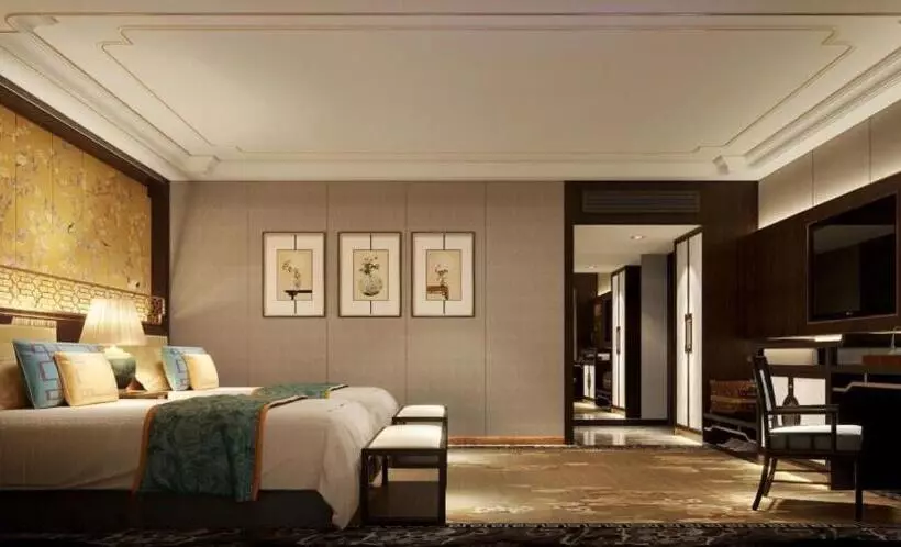 اتاق لوکس, Beverly Plaza