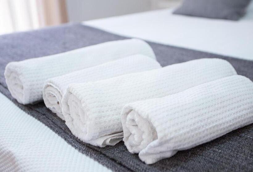 اتاق خانوادگی, Borsalino