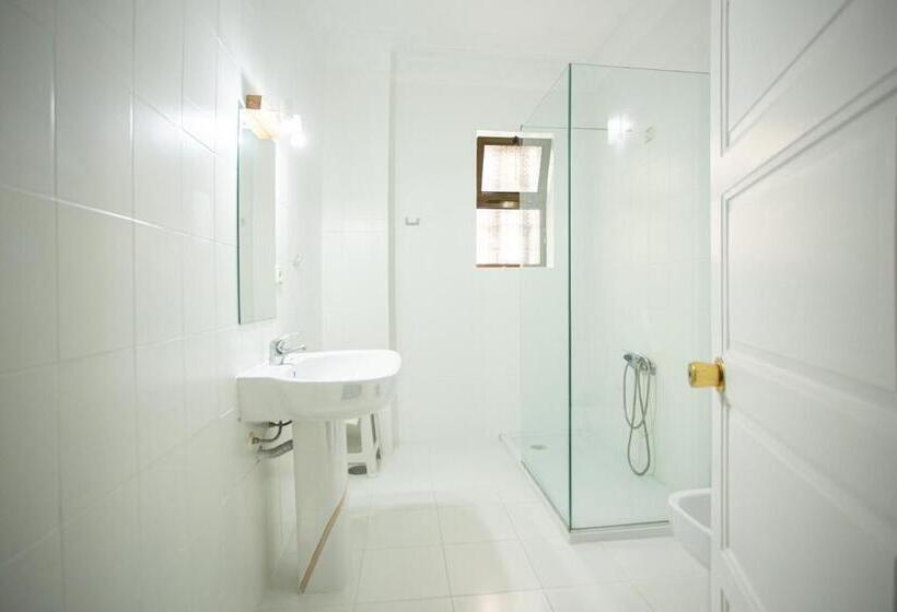 اتاق خانوادگی, Borsalino