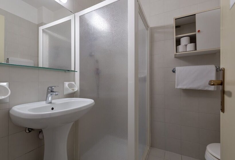 Quarto Estandar Individual, Centro Vacanze La Limonaia