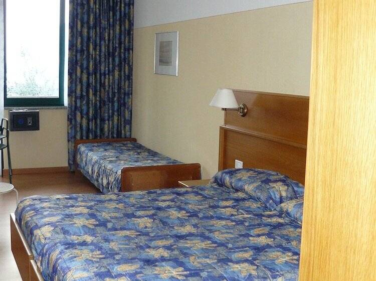 Номер Стандарт Трехместный, Centro Vacanze La Limonaia