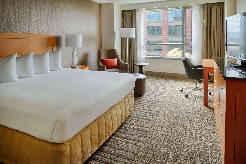 キングサイズベッドのスタンダードルーム, Hilton Vancouver Washington