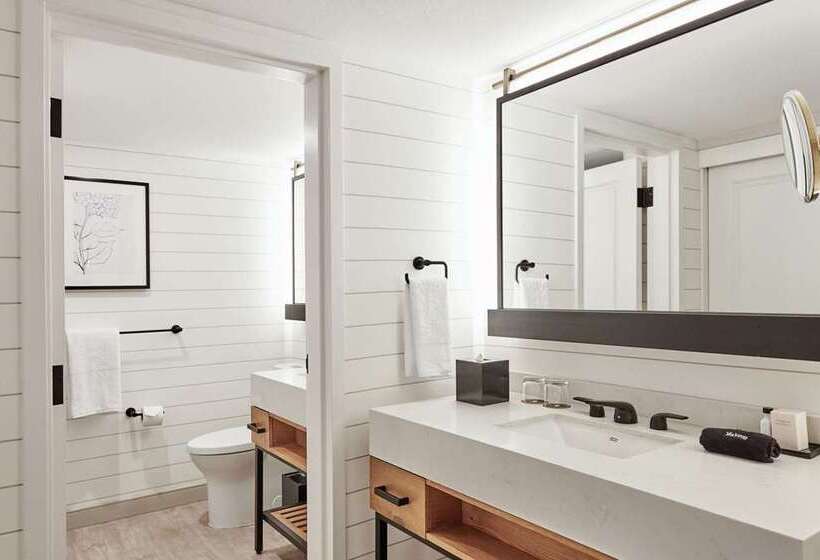 Полулюкс Кровать Кинг, Hilton Vancouver Washington