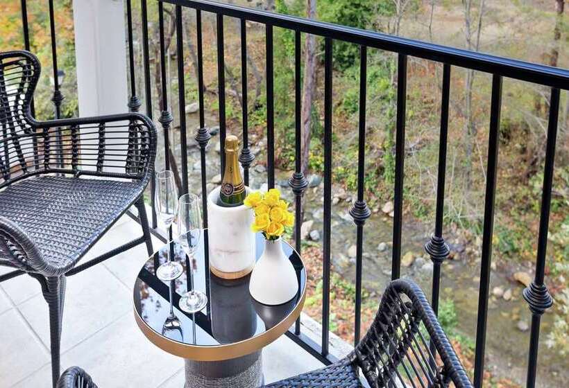 Полулюкс Кровать Кинг, Hilton Vancouver Washington