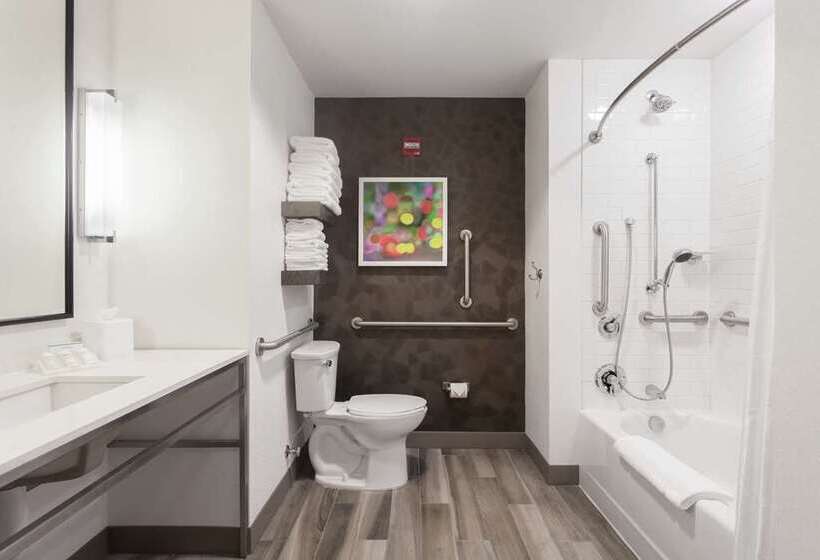キングサイズベッドのスタンダードルーム, Hilton Vancouver Washington