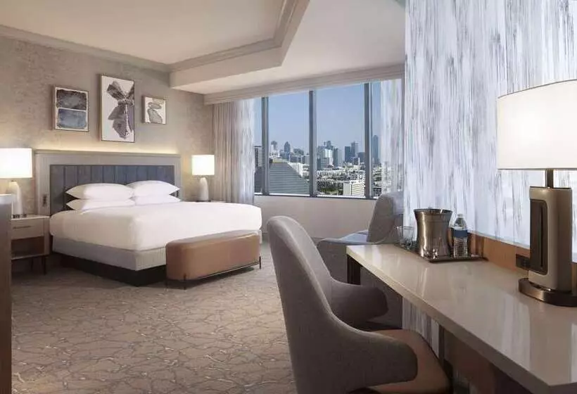 キングサイズベッドのジュニアスイート, Hilton Vancouver Washington