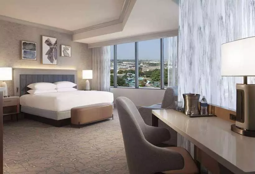 キングサイズベッドのジュニアスイート, Hilton Vancouver Washington