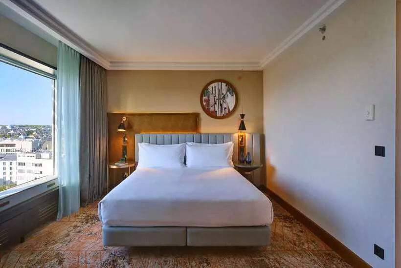 キングサイズベッドのジュニアスイート, Hilton Vancouver Washington
