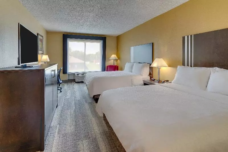 身障者適用クイーンサイズベッドルーム, Holiday Inn Express Hotel & Suites Richmond, An Ihg