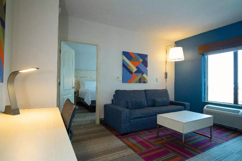 سوئیت با تخت بزرگ, Holiday Inn Express International Drive, An Ihg